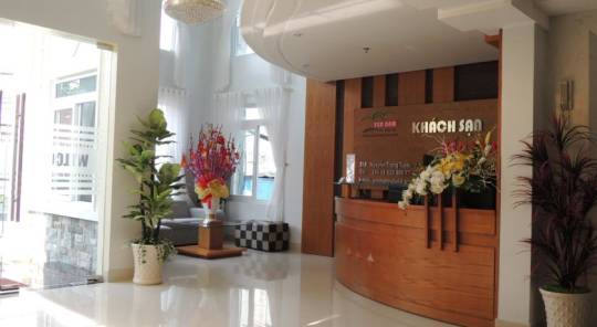 Yến Nam Hotel 