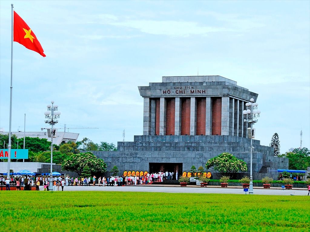 Lăng Chủ tịch Hồ Chí Minh: Hành trình tri ân và khám phá di sản giữa lòng Hà Nội