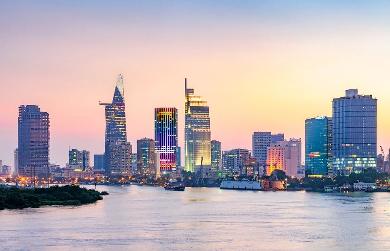 Khám phá Sài Gòn bằng xe máy: siêu chi tiết từ A-Z cho chuyến đi đáng nhớ