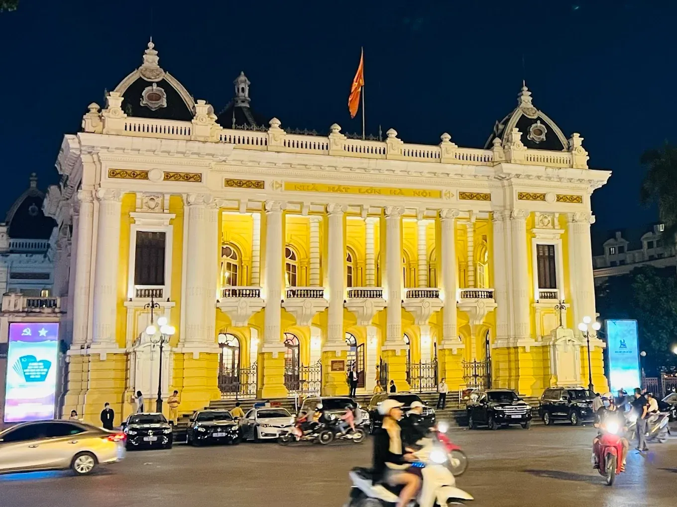 Nhà hát Lớn Hà Nội: Dấu ấn vàng son giữa trung tâm văn hóa của Thủ đô