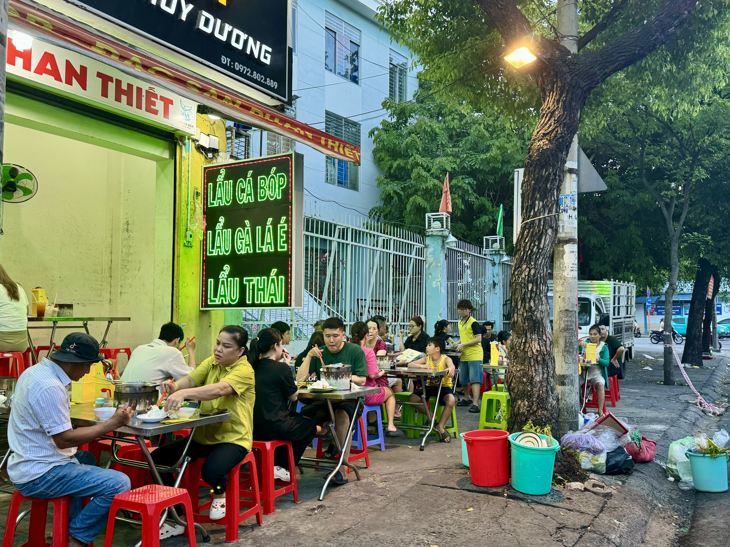 Địa điểm vui chơi ở Sài Gòn về đêm siêu chi tiết từ A–Z cho hội mê khám phá