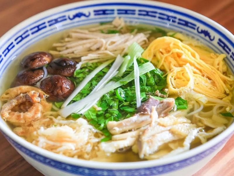 Hồ Hoàn Kiếm: “trái tim” thủ đô qua lăng kính du lịch