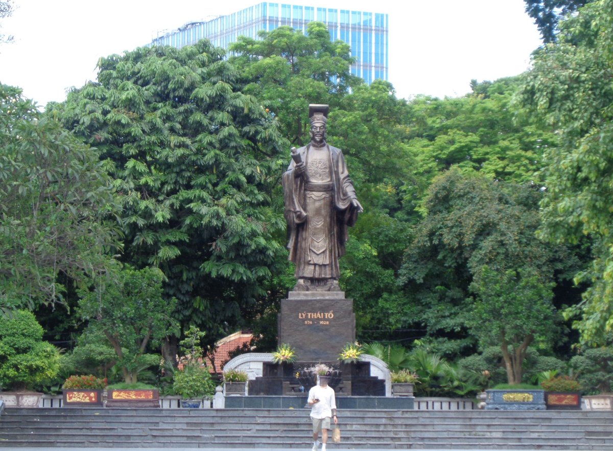 Hồ Hoàn Kiếm: “trái tim” thủ đô qua lăng kính du lịch