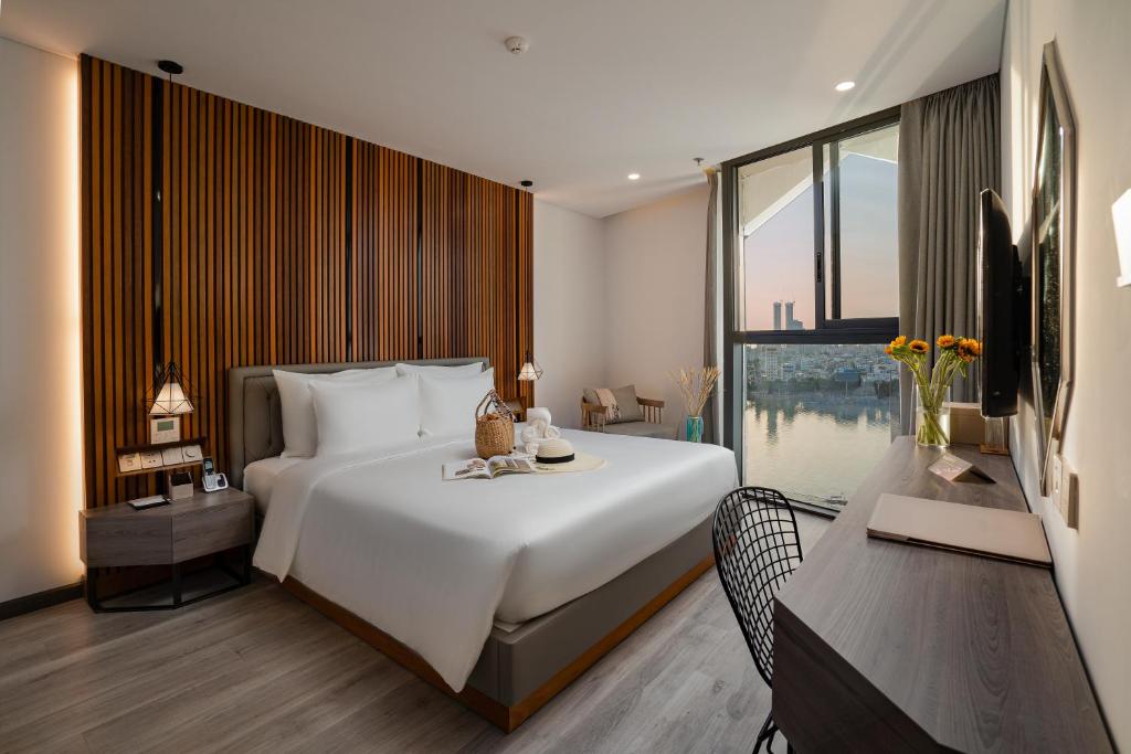 Review Haian Riverfront Hotel Da Nang: Khách sạn view sông Hàn sang trọng giữa trung tâm Đà Nẵng