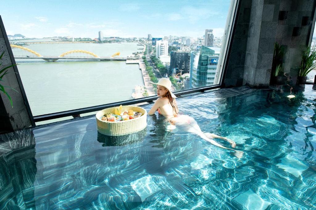 Review Haian Riverfront Hotel Da Nang: Khách sạn view sông Hàn sang trọng giữa trung tâm Đà Nẵng