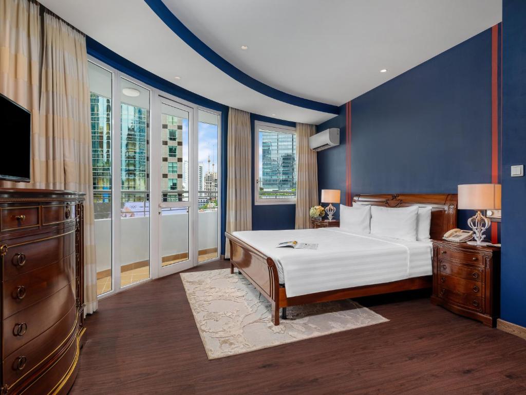 Review Khách sạn Palace Saigon: Điểm dừng chân thanh lịch giữa trái tim Sài Gòn hoa lệ