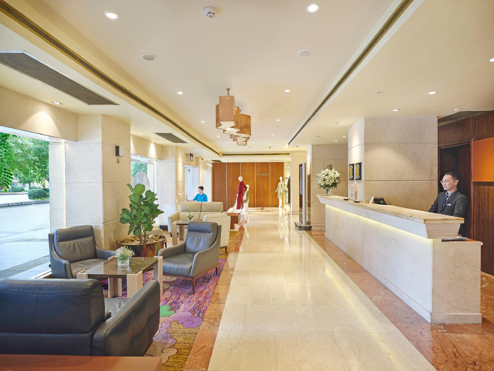 Review Khách sạn Palace Saigon: Điểm dừng chân thanh lịch giữa trái tim Sài Gòn hoa lệ