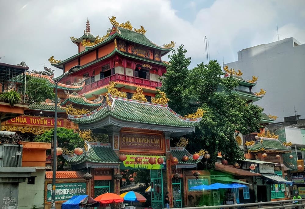 Top ngôi chùa nổi tiếng ở Hồ Chí Minh: siêu chi tiết từ A–Z cho chuyến hành hương đáng nhớ
