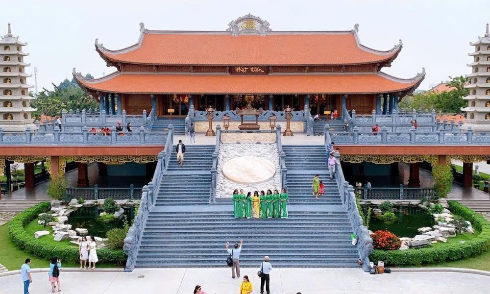 Top ngôi chùa nổi tiếng ở Hồ Chí Minh: siêu chi tiết từ A–Z cho chuyến hành hương đáng nhớ