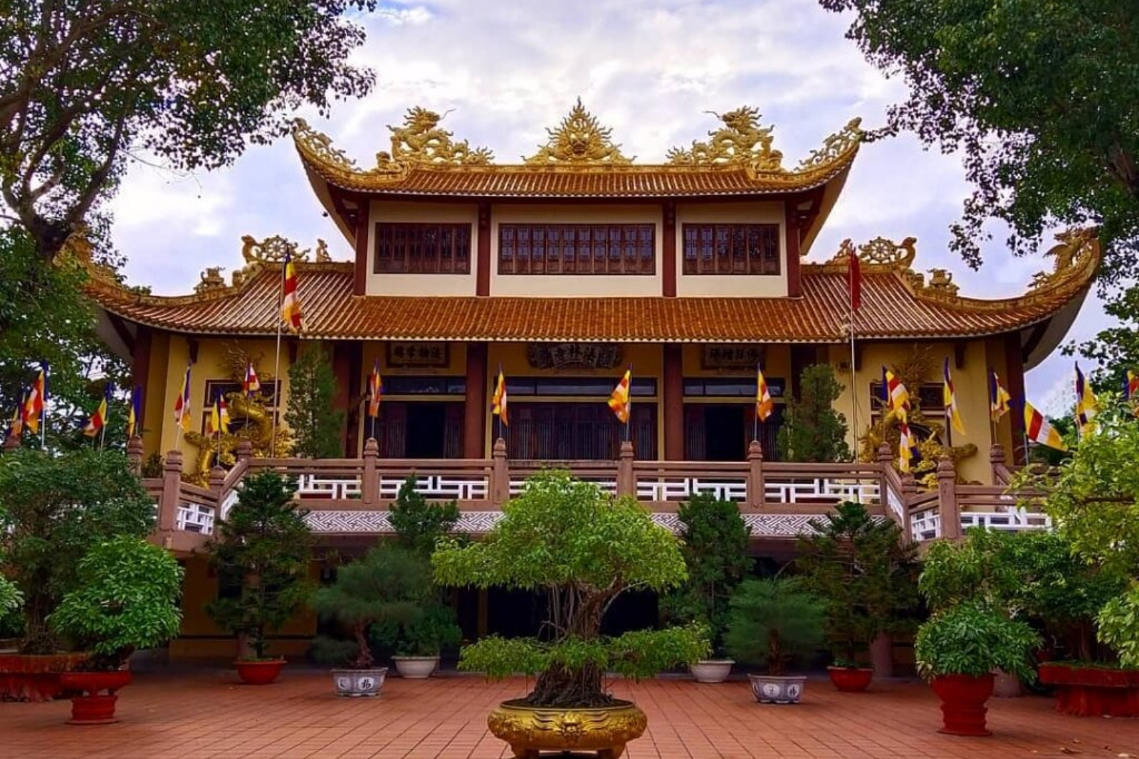 Chùa ở Đà Nẵng linh thiêng, đẹp và đáng ghé trong hành trình vãn cảnh