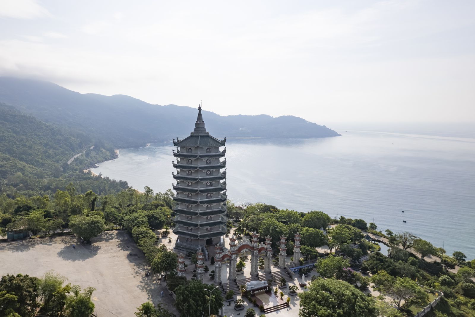 Chùa ở Sơn Trà Đà Nẵng linh thiêng, đẹp cảnh và đáng ghé khi muốn tìm sự bình yên