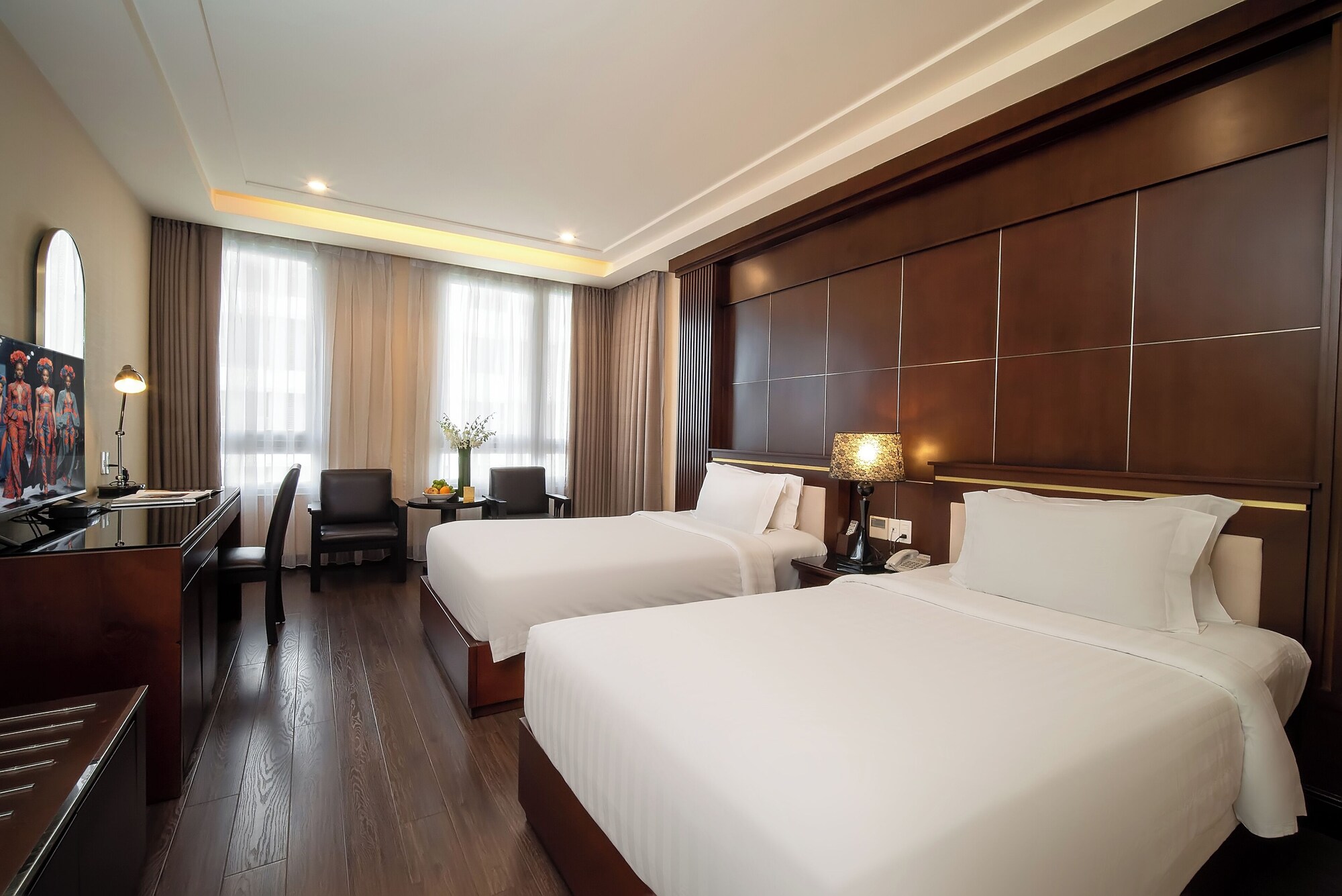Khách sạn Nhật Hạ L’Opera: Review chi tiết phòng nghỉ, tiện ích và giá phòng tại TP.HCM