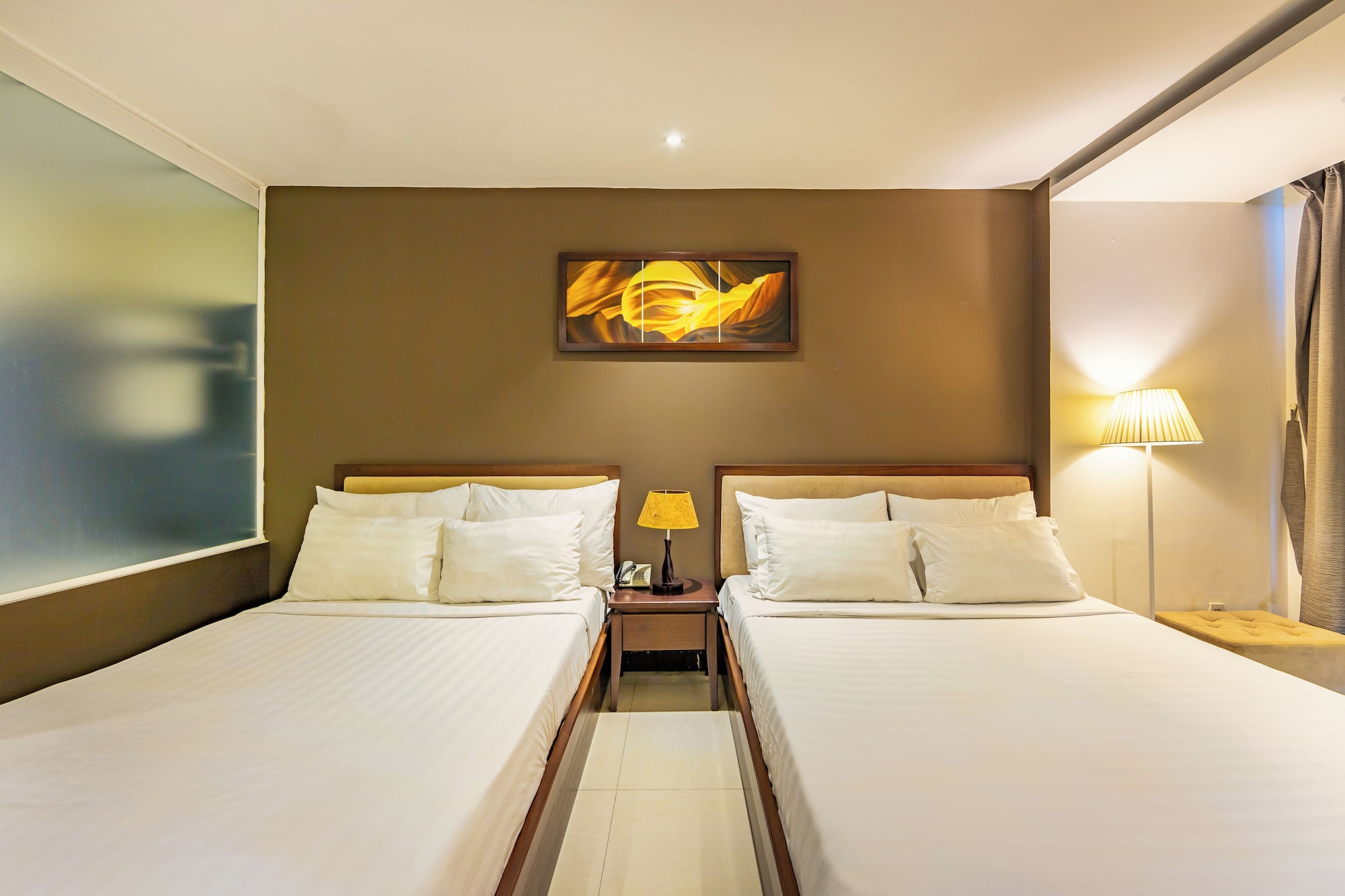 Khách sạn The Noble Swan Central Đồng Du: Review chi tiết phòng nghỉ, tiện ích và giá phòng