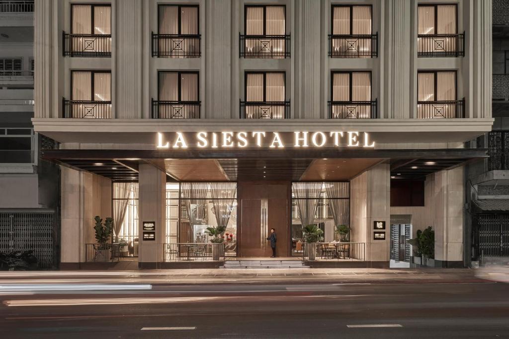 La Siesta hotel: Review chi tiết phòng nghỉ, tiện ích và giá phòng tại trung tâm TP.HCM