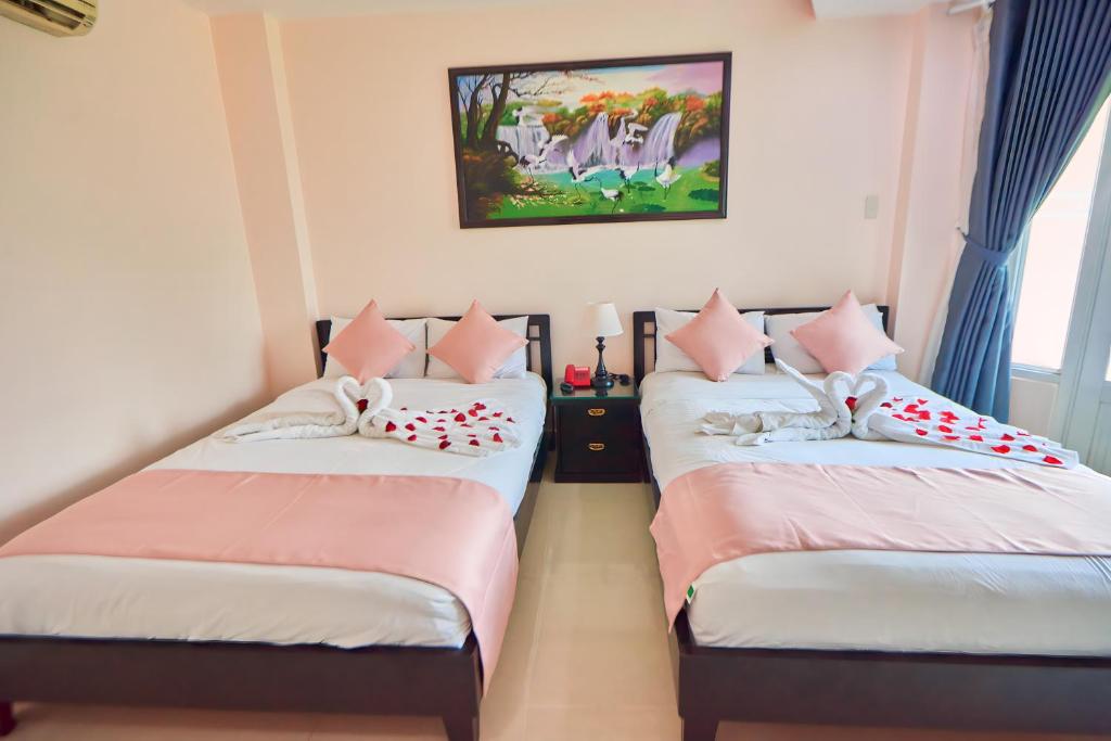 Saigon Pink Hotel: Review chi tiết phòng nghỉ, tiện ích và giá phòng tại TP.HCM