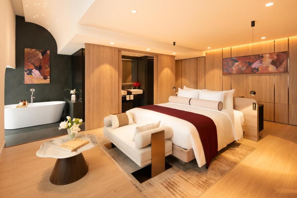 The Auberg Collection Hotel: Review chi tiết phòng nghỉ, tiện ích và giá phòng tại TP.HCM