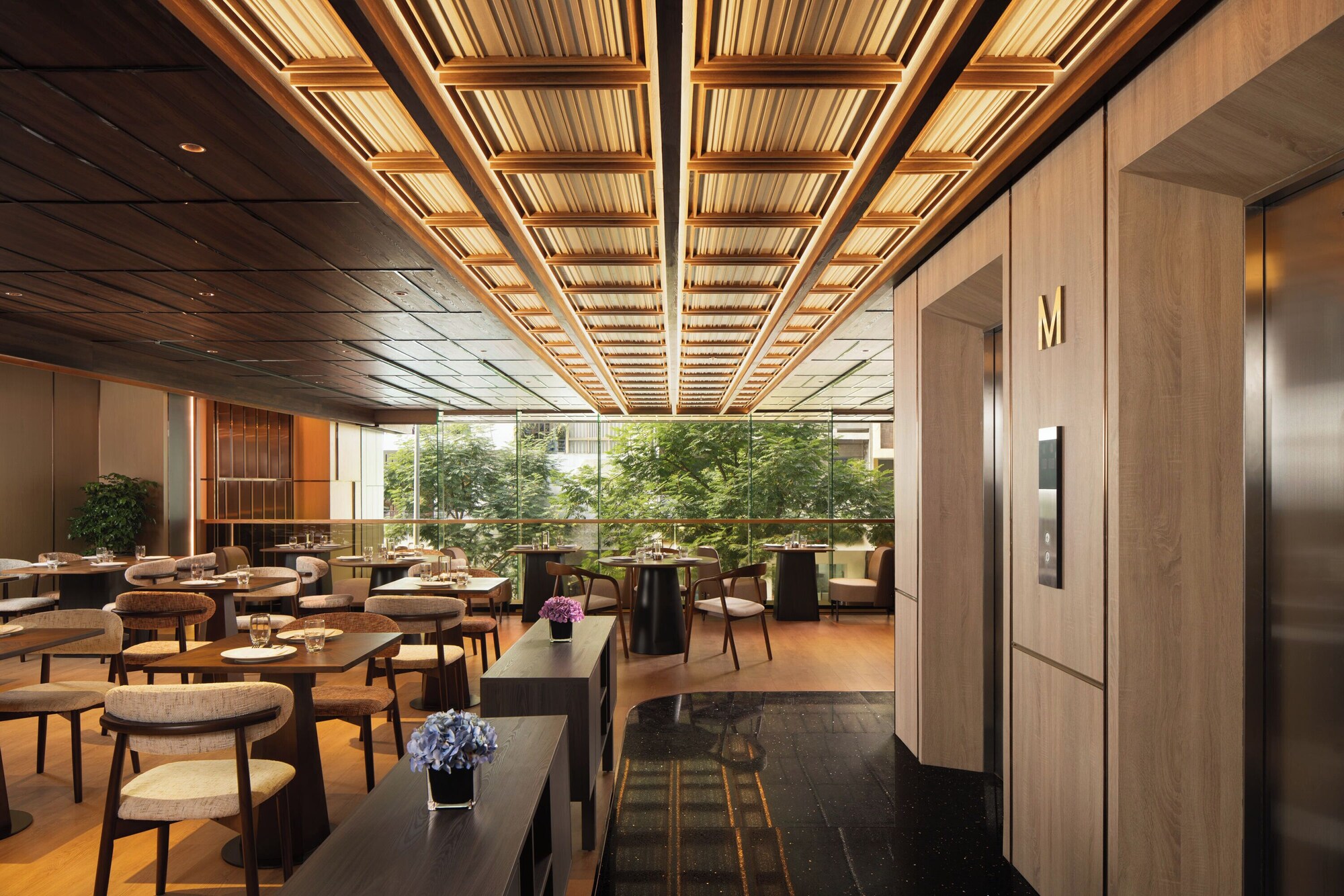 The Auberg Collection Hotel: Review chi tiết phòng nghỉ, tiện ích và giá phòng tại TP.HCM